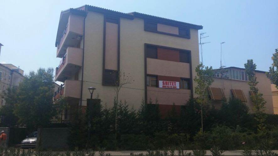 Tirane, shes Vile 665 mÂ² 1.000 Euro/mÂ² (rr"Hodo Beg" afer Brrylit)