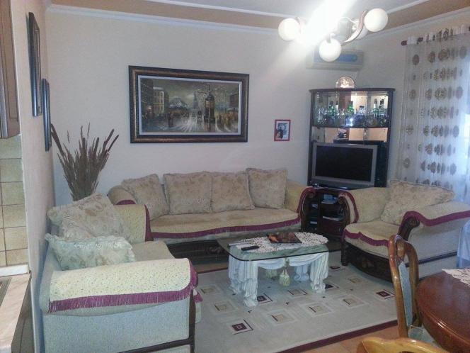 Okazion!! shitet apartament rr.5maj